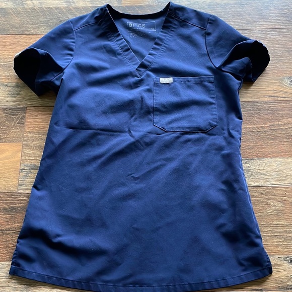 COPY - Figs. One pocket scrub top - Picture 1 of 2